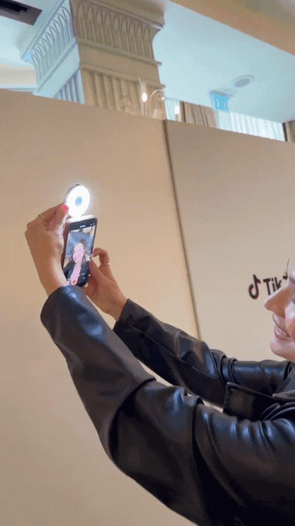 Pocket-Sized Selfie Light